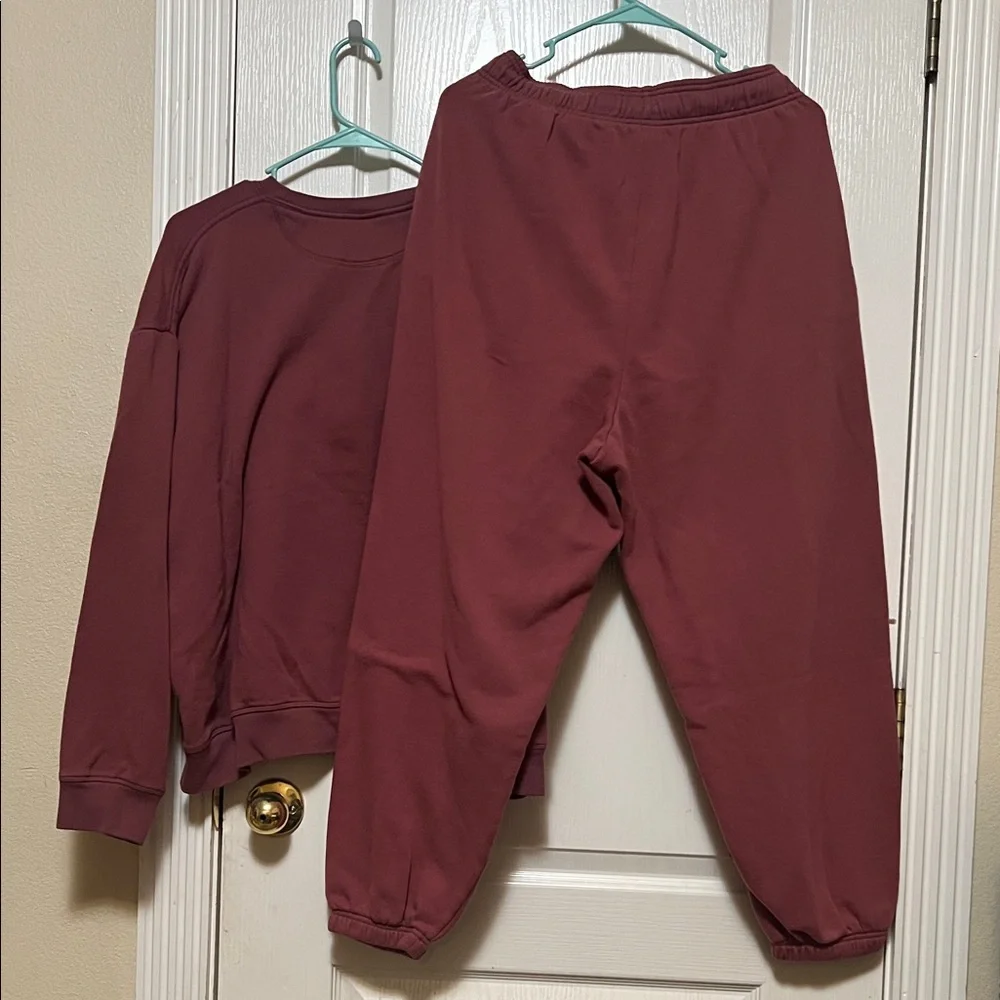 PINK vs Mauve sweatsuit - Picture 9 of 13